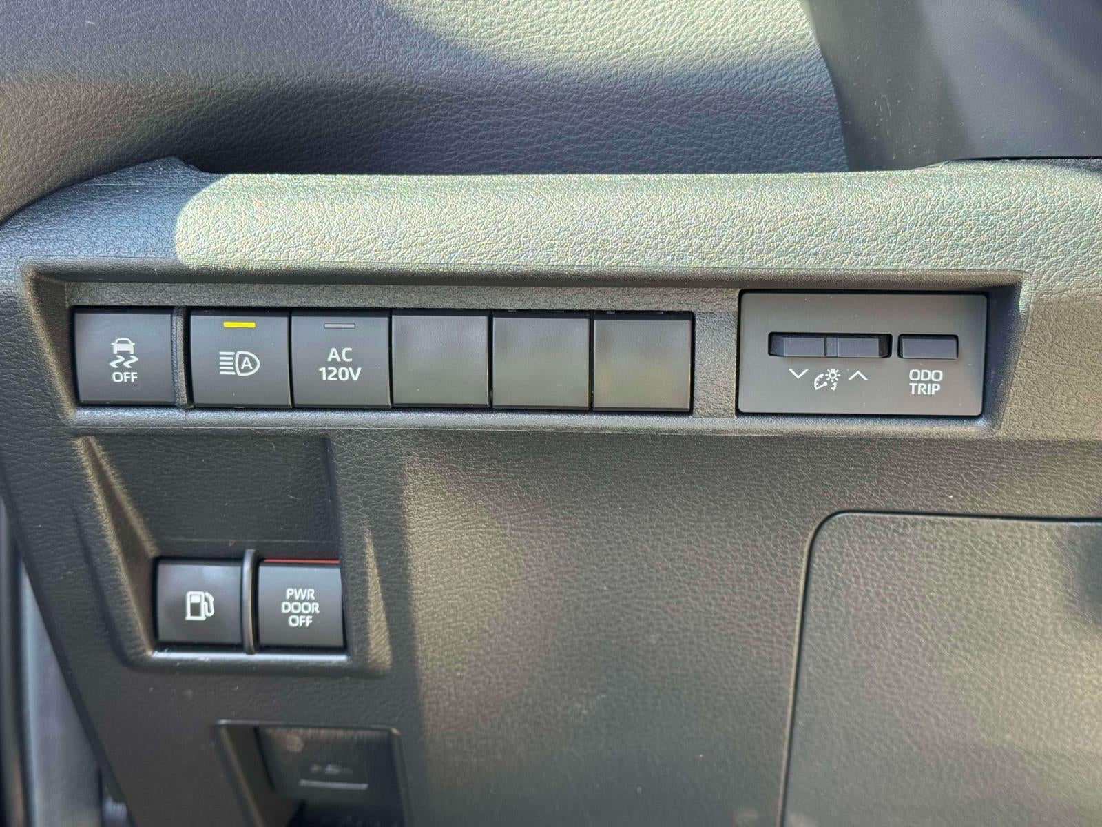 2024 Toyota Sienna Woodland Edition