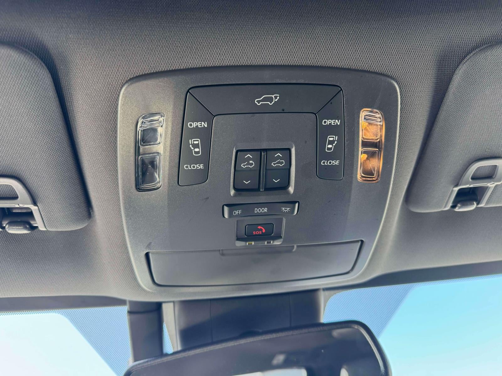 2024 Toyota Sienna Woodland Edition