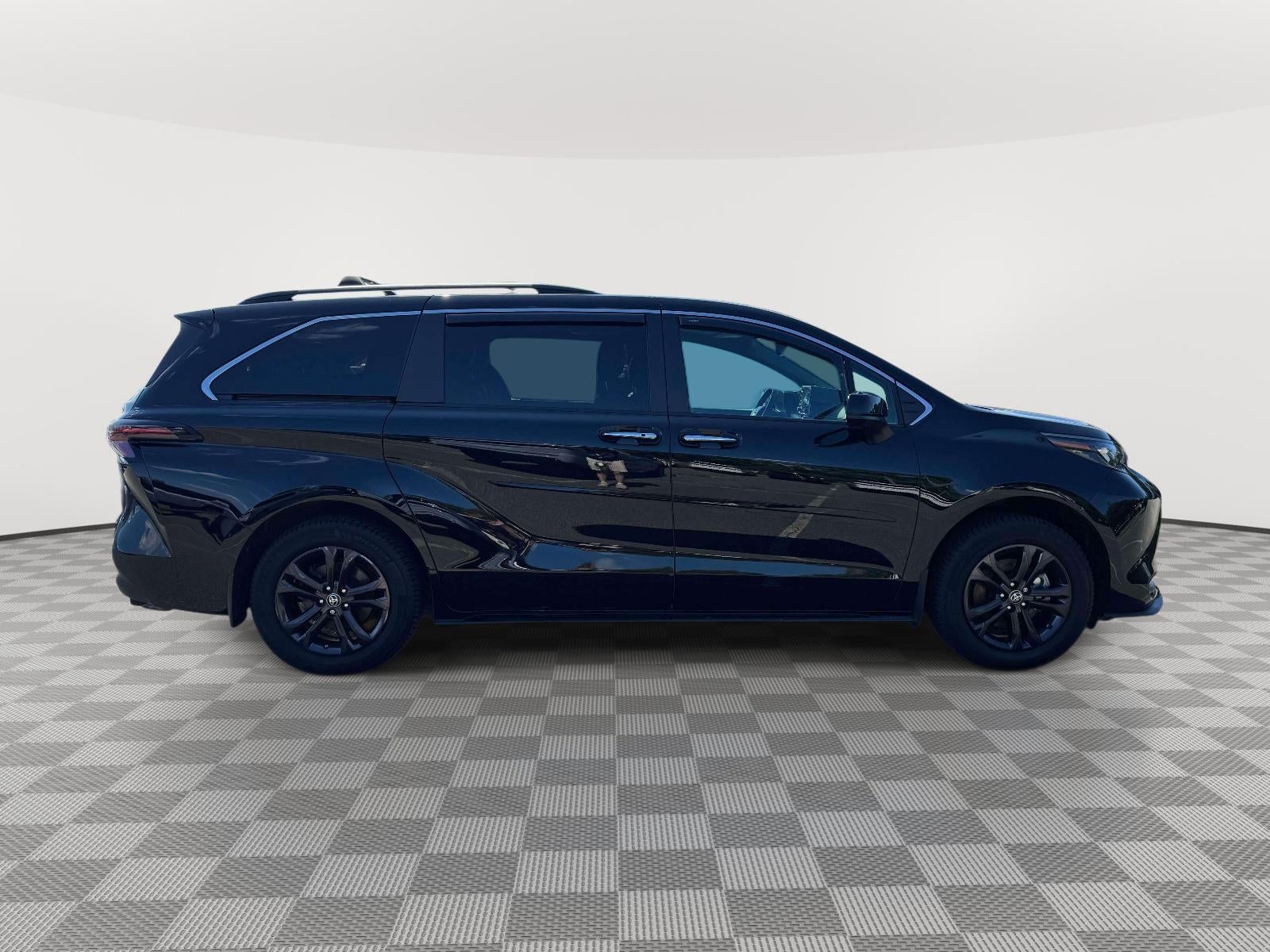 2024 Toyota Sienna Woodland Edition