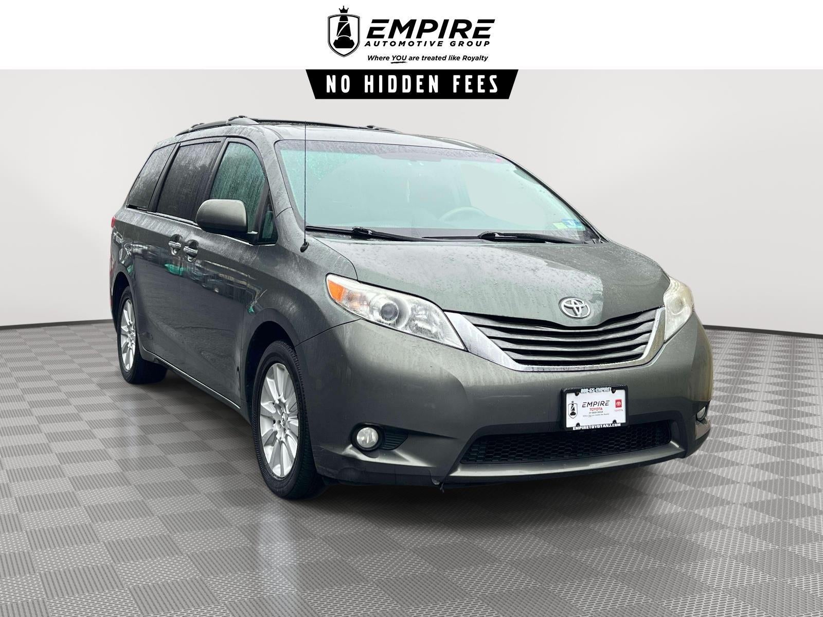 2014 Toyota Sienna XLE 7 Passenger