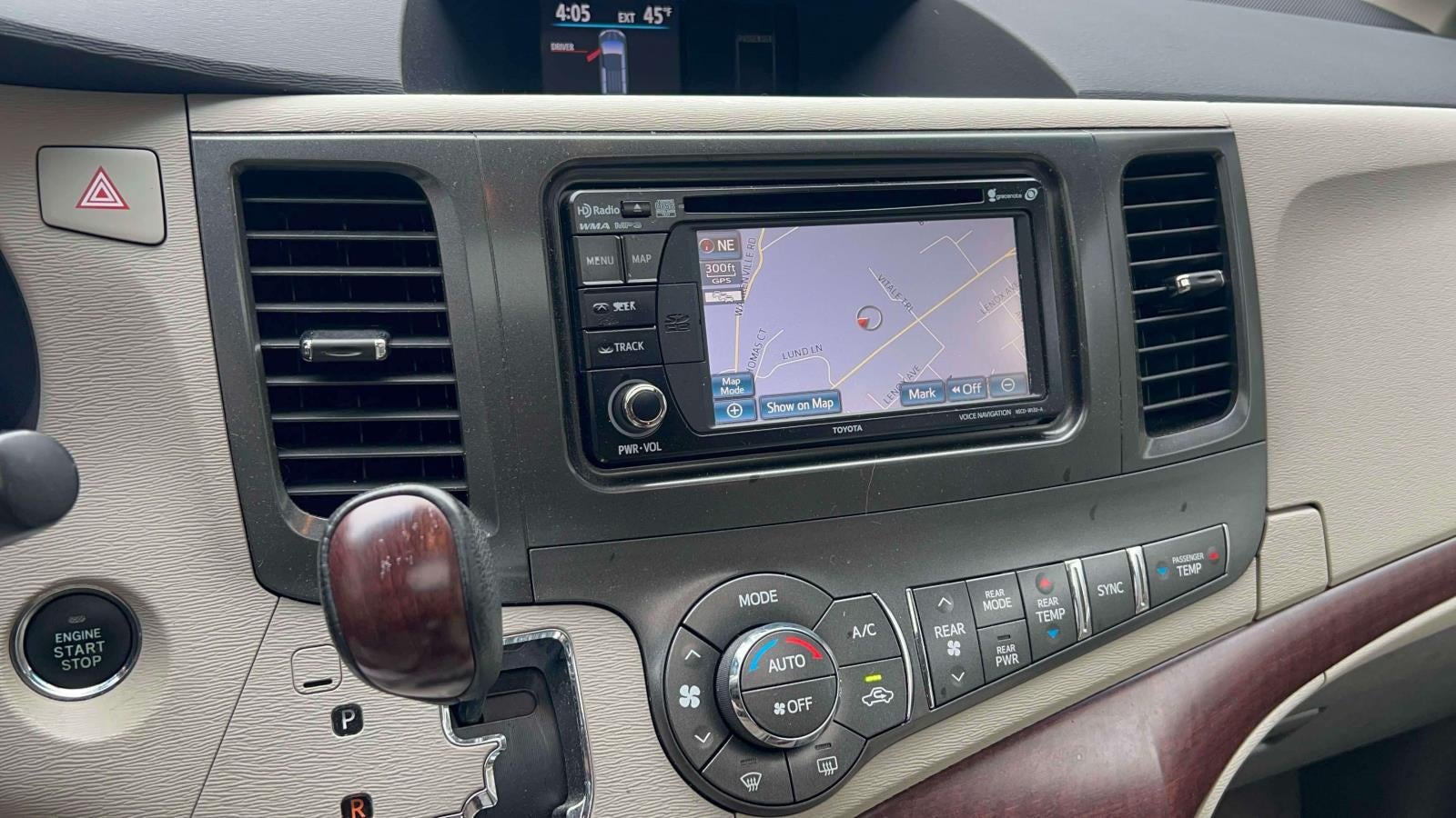 2014 Toyota Sienna XLE 7 Passenger