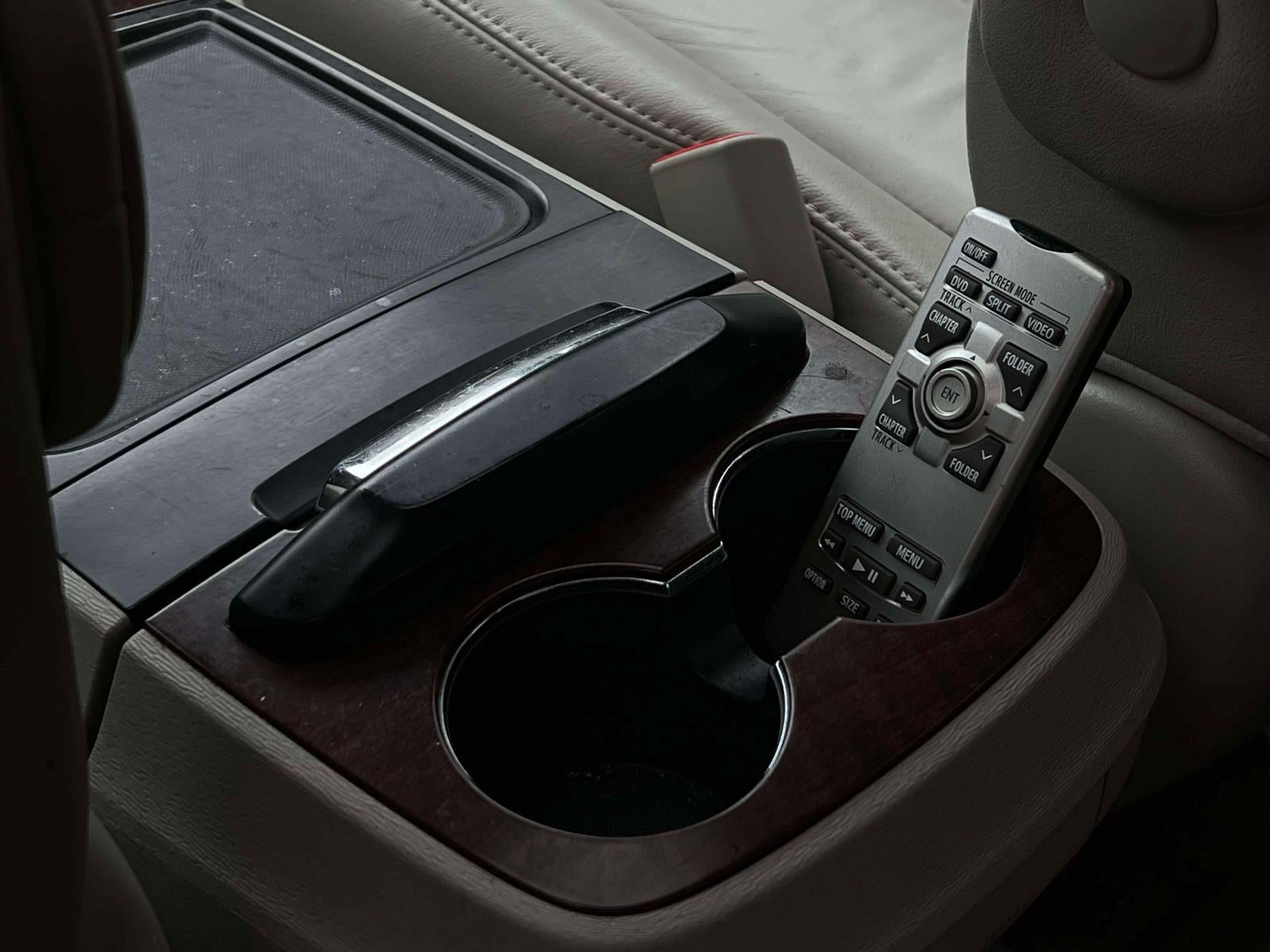 2014 Toyota Sienna XLE 7 Passenger