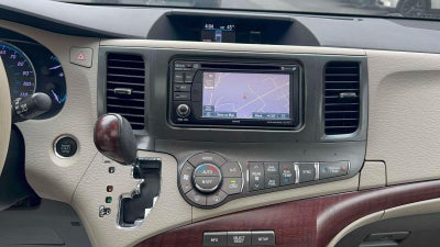 2014 Toyota Sienna XLE 7 Passenger