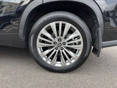 2024 Toyota Highlander Hybrid Platinum