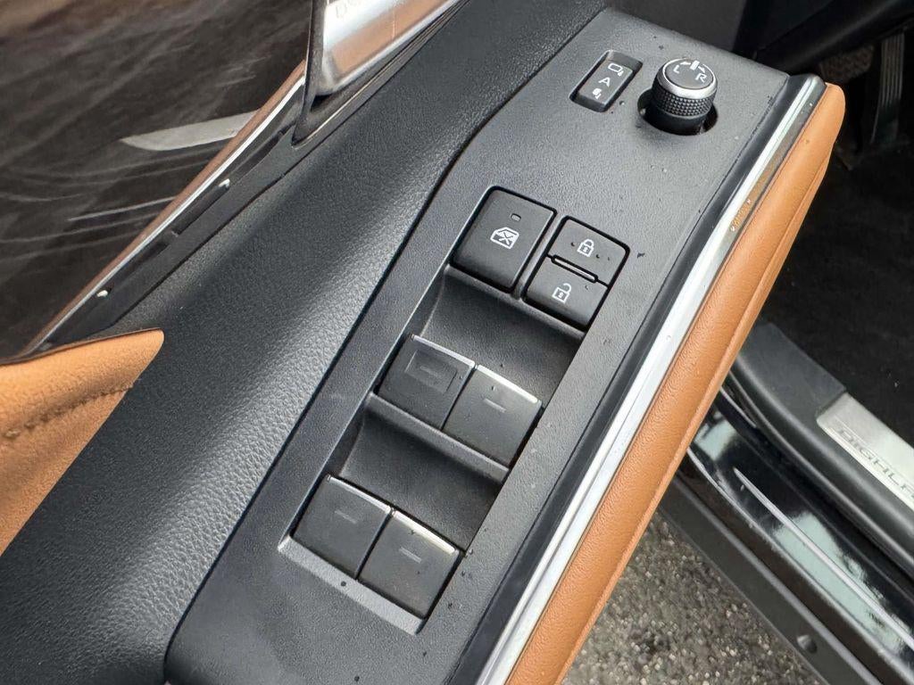 2024 Toyota Highlander Hybrid Platinum