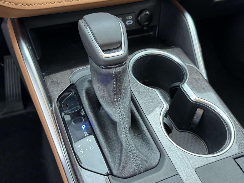 2024 Toyota Highlander Hybrid Platinum