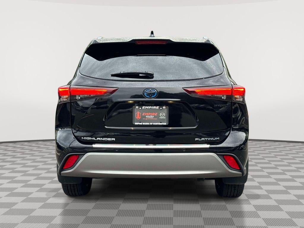 2024 Toyota Highlander Hybrid Platinum