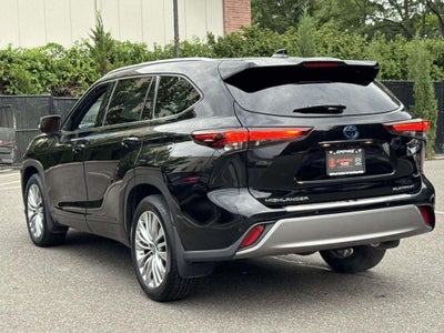2024 Toyota Highlander Hybrid Platinum