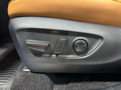 2025 Toyota Highlander Hybrid Platinum