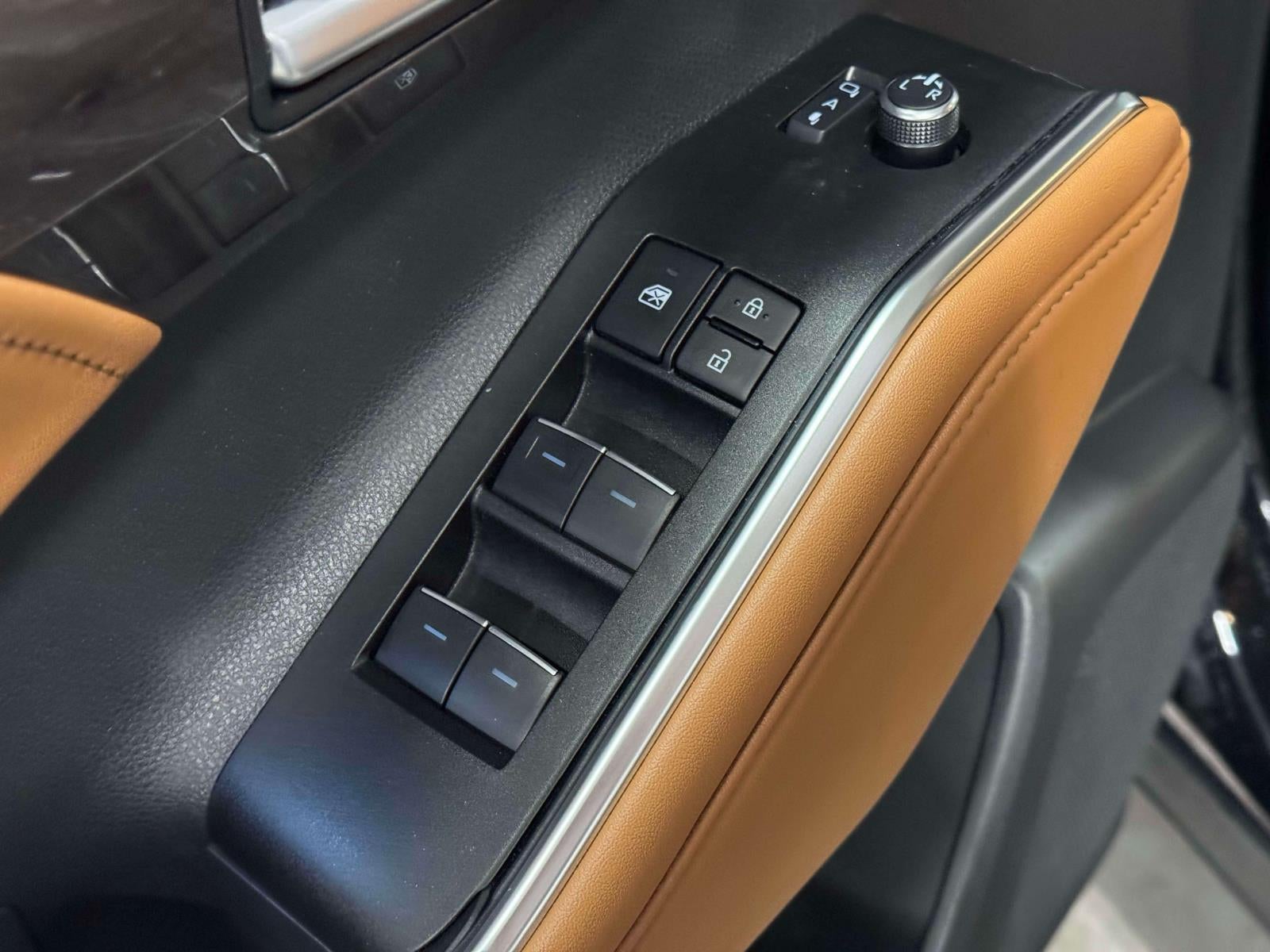 2025 Toyota Highlander Hybrid Platinum