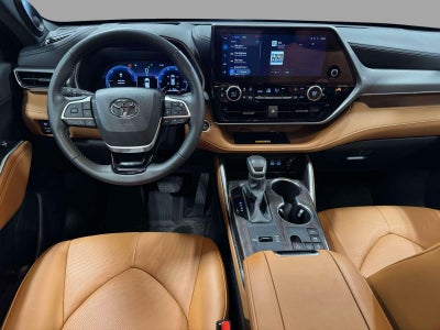 2025 Toyota Highlander Hybrid Platinum