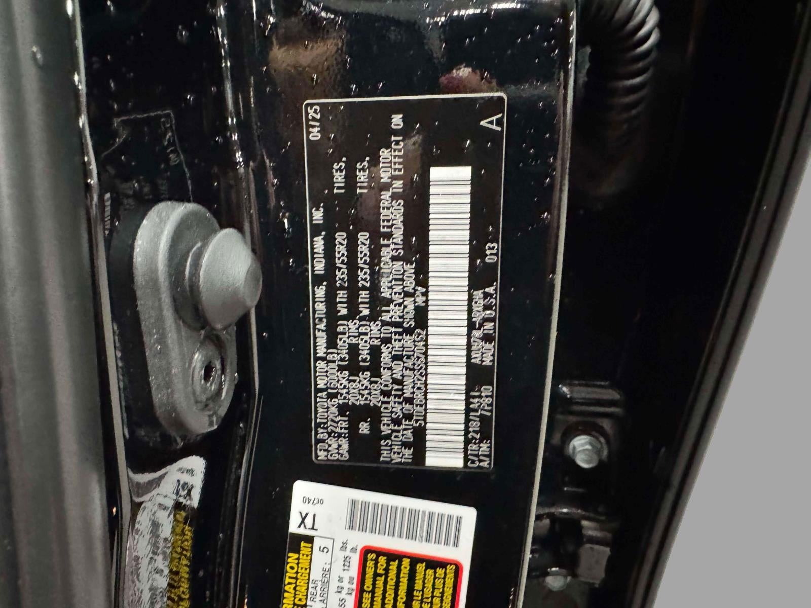 2025 Toyota Highlander Hybrid Platinum