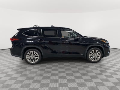 2025 Toyota Highlander Hybrid Platinum