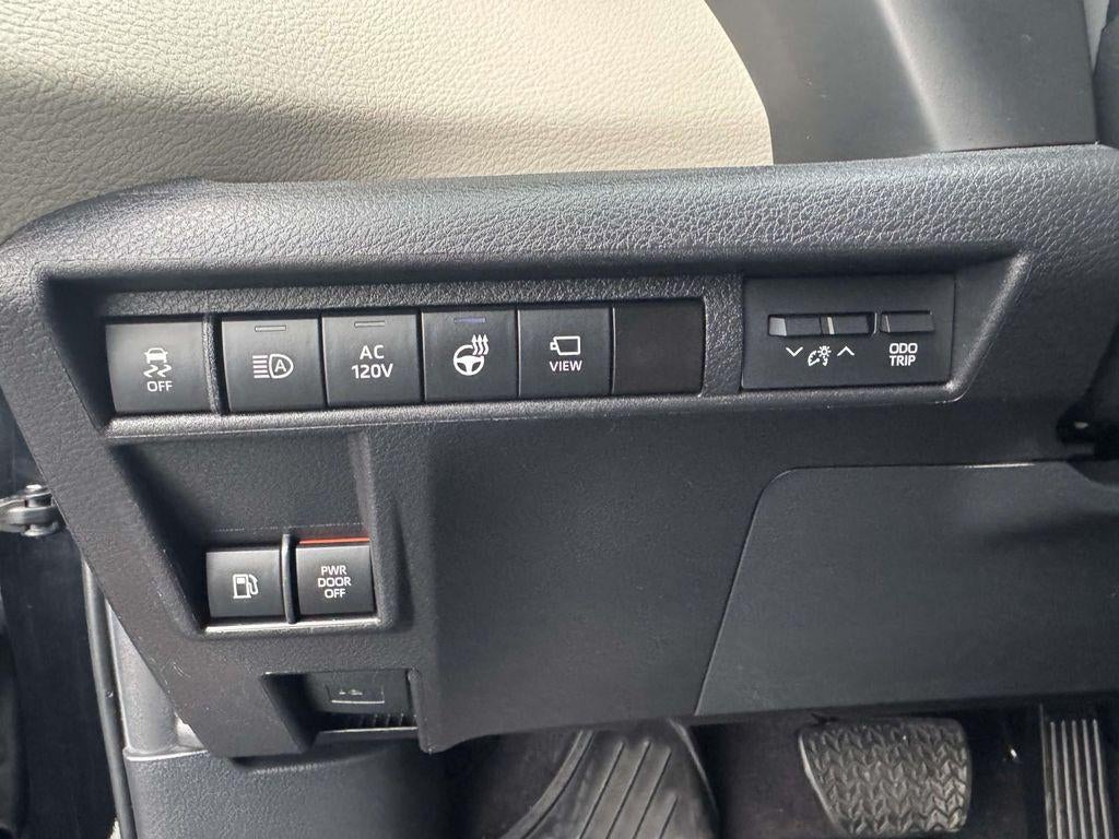 2023 Toyota Sienna Platinum