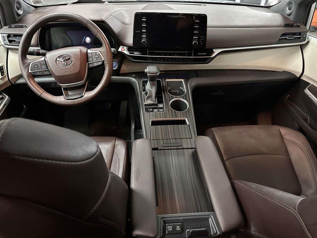 2021 Toyota Sienna Platinum