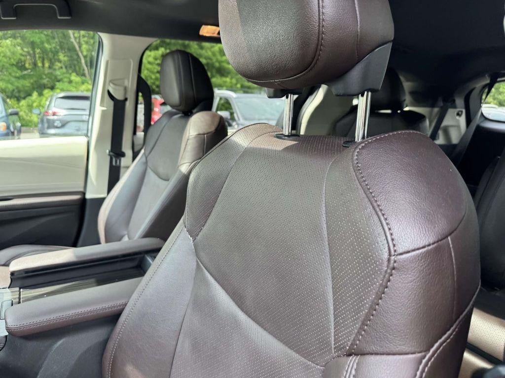2024 Toyota Sienna Platinum