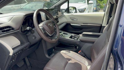 2024 Toyota Sienna Platinum
