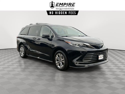 2022 Toyota Sienna Platinum