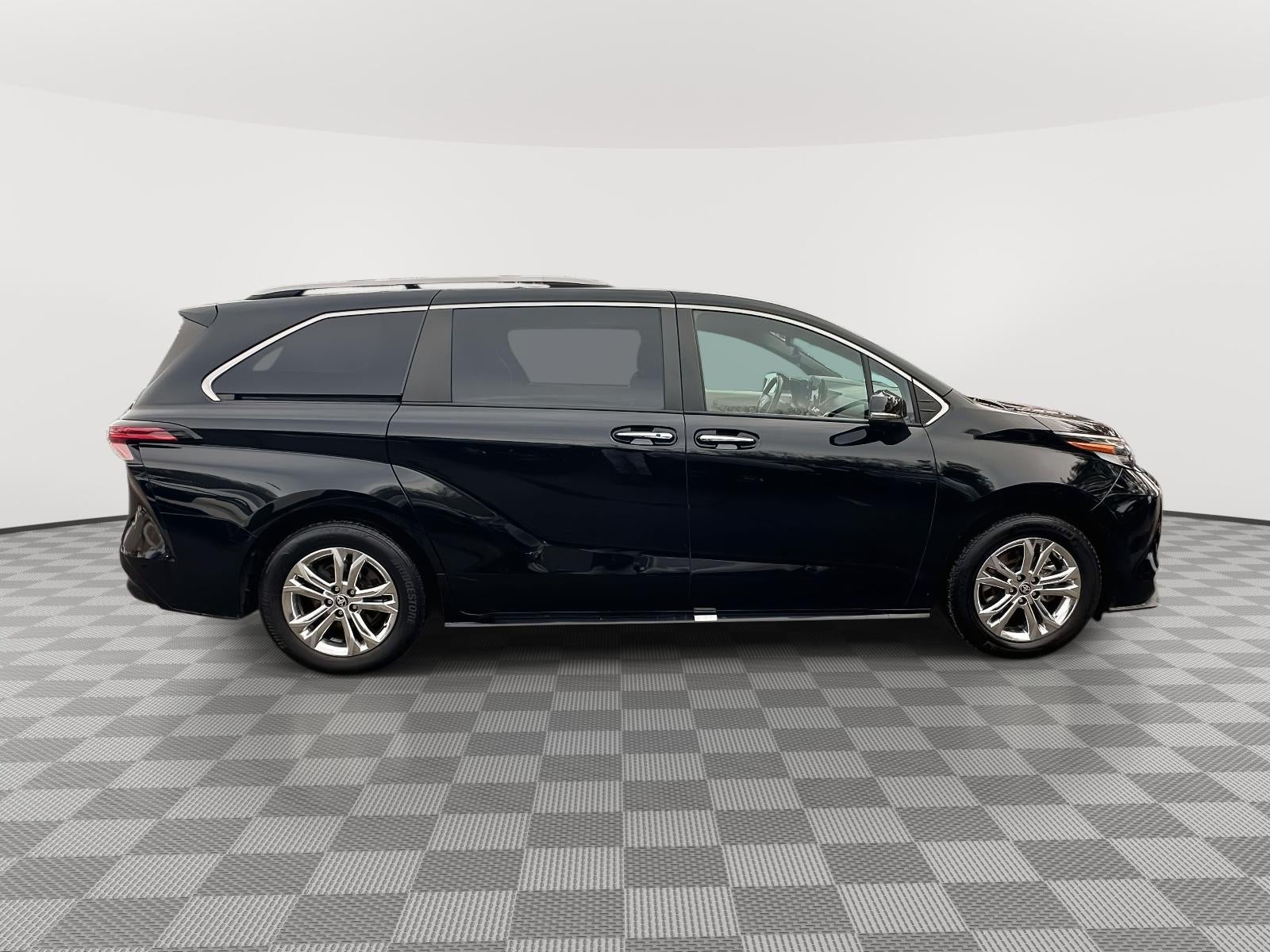 2022 Toyota Sienna Platinum