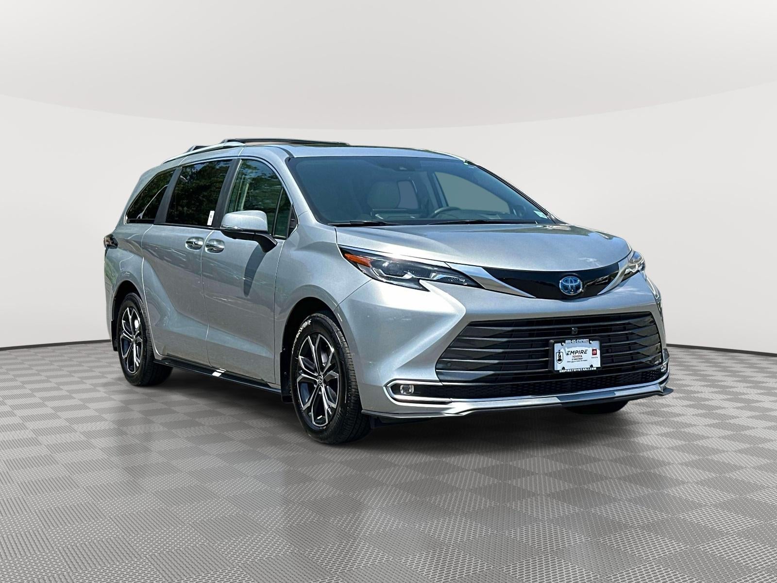 2025 Toyota Sienna Platinum