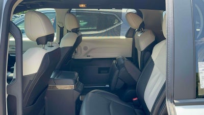 2025 Toyota Sienna Platinum
