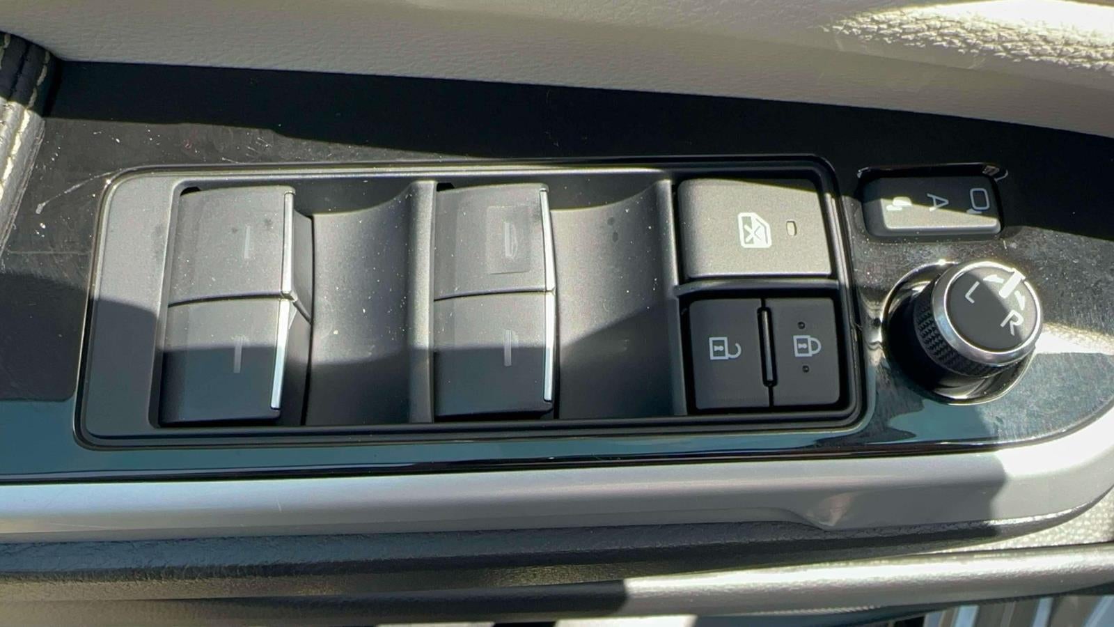 2025 Toyota Sienna Platinum