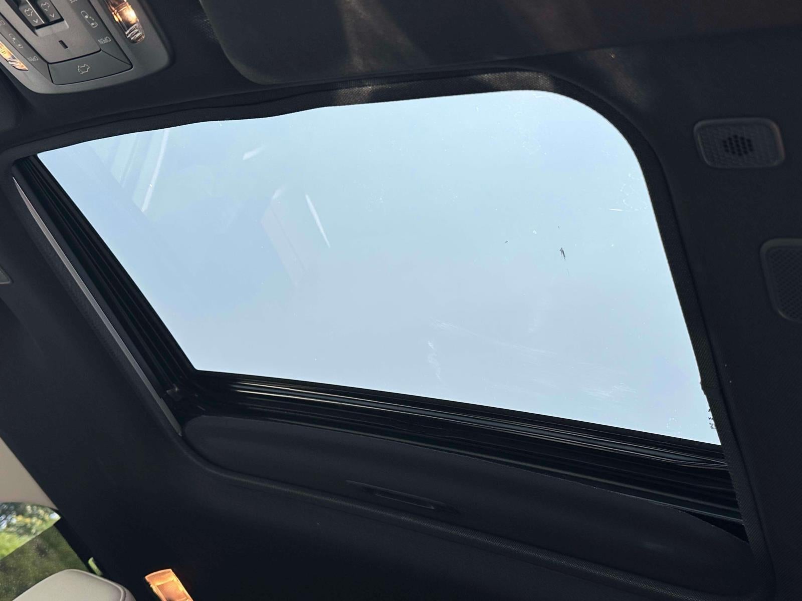 2025 Toyota Sienna Platinum