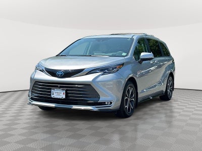 2025 Toyota Sienna Platinum