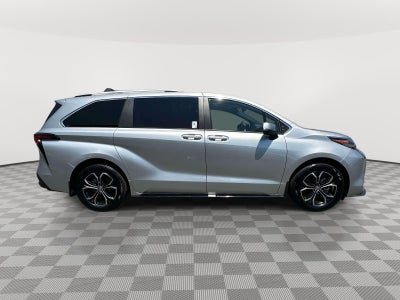 2025 Toyota Sienna Platinum