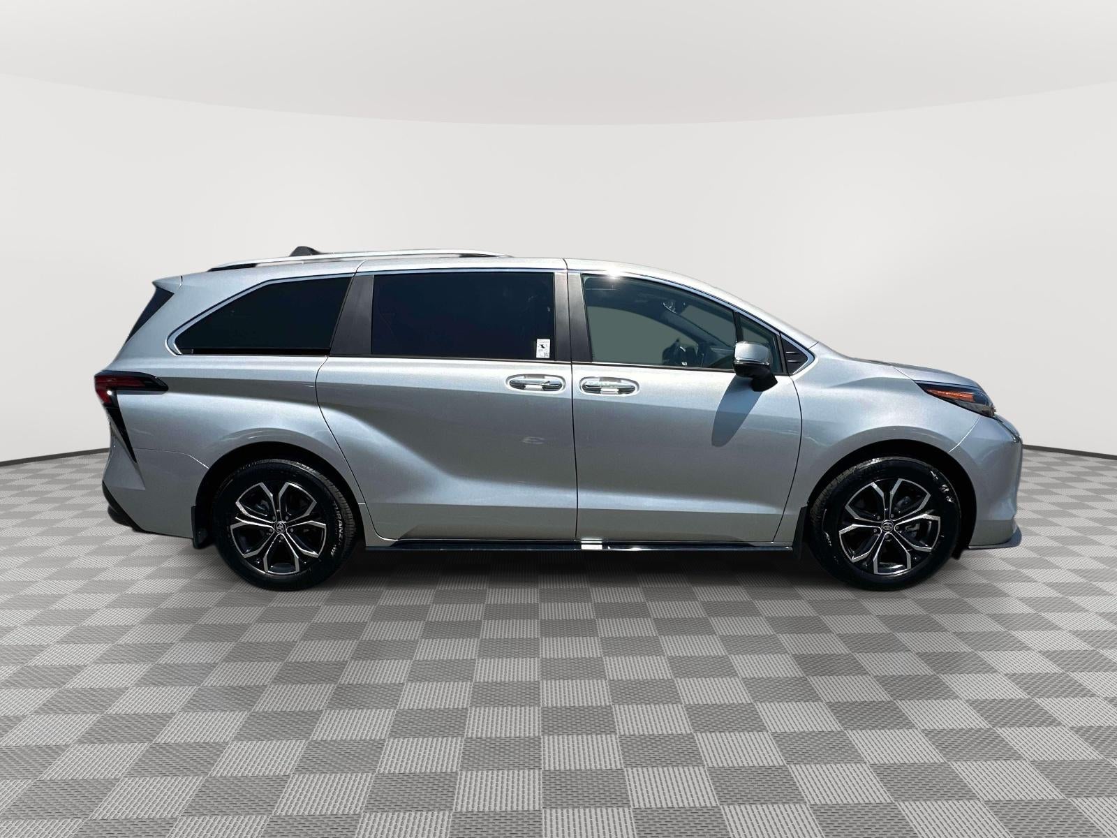 2025 Toyota Sienna Platinum