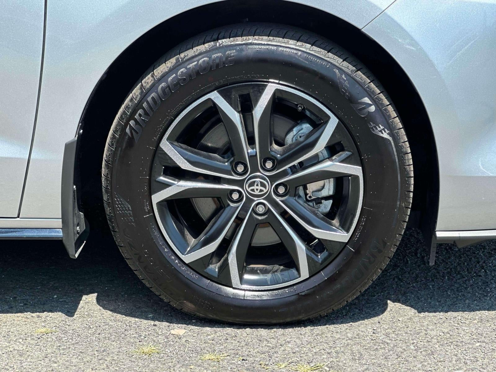 2025 Toyota Sienna Platinum