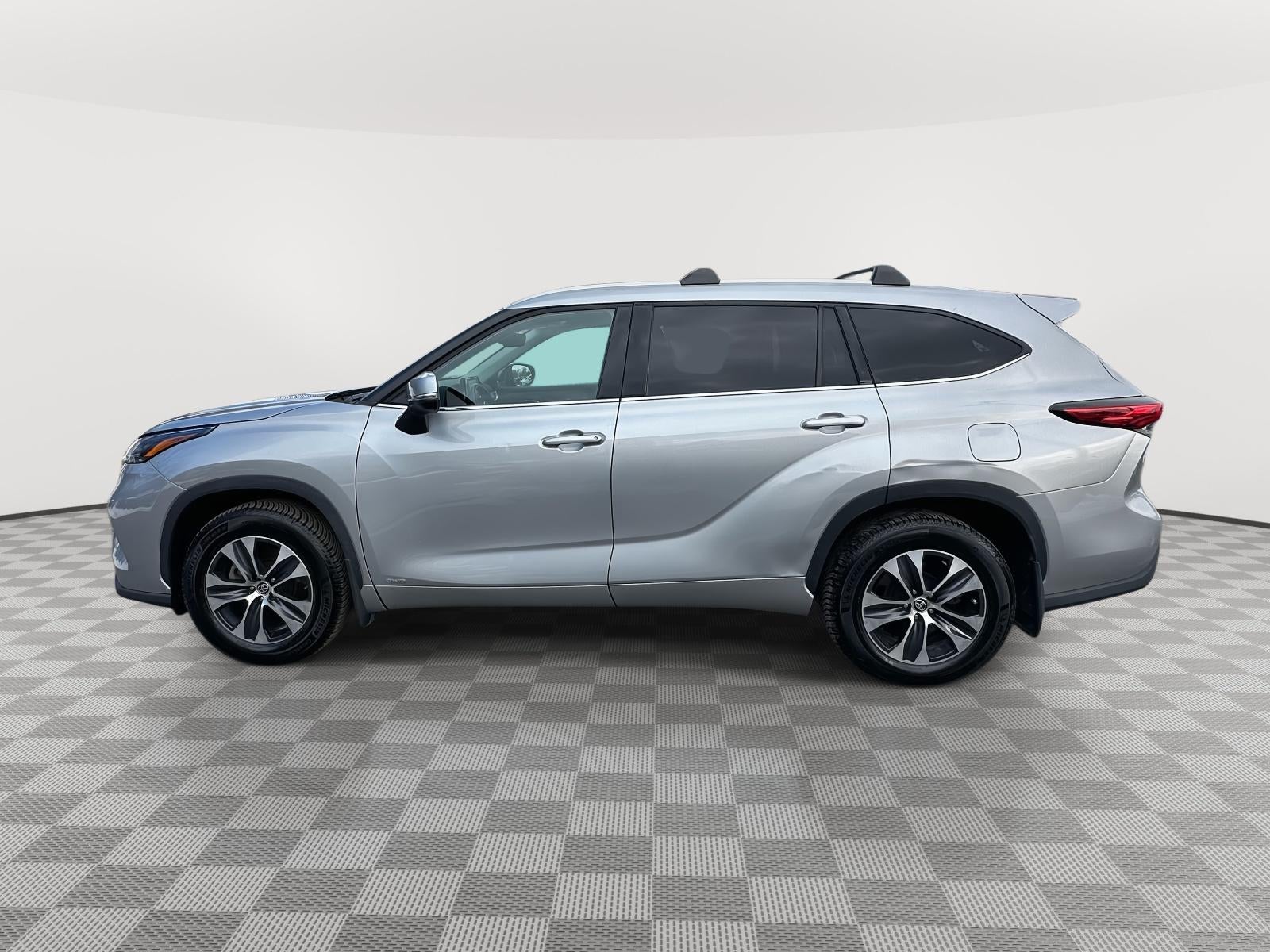 2022 Toyota Highlander Hybrid XLE