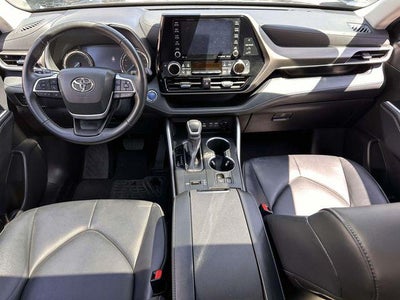 2022 Toyota Highlander Hybrid XLE