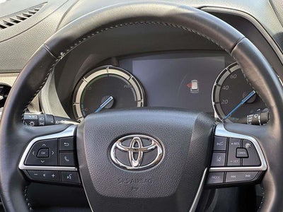 2022 Toyota Highlander Hybrid XLE