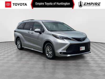 2025 Toyota Sienna XLE