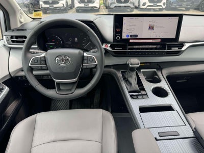 2025 Toyota Sienna XLE