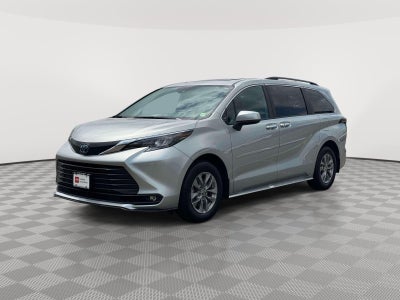 2025 Toyota Sienna XLE