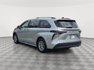 2025 Toyota Sienna XLE