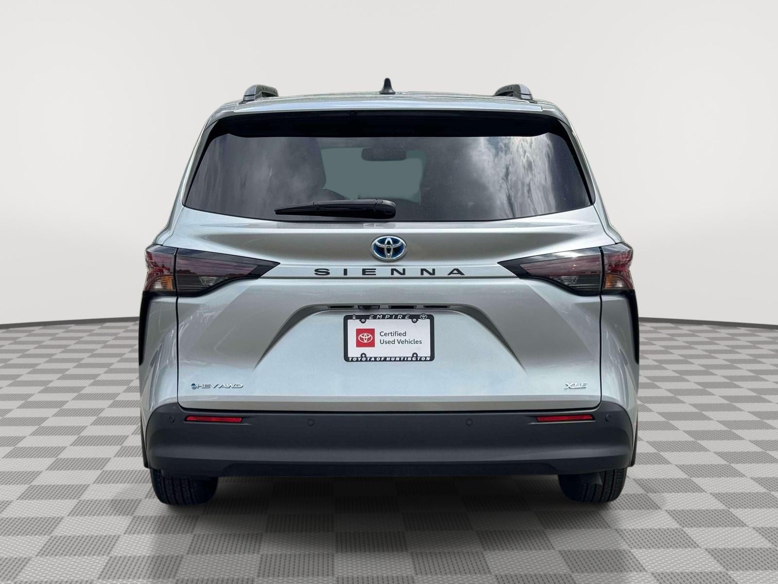 2025 Toyota Sienna XLE