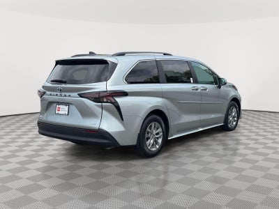 2025 Toyota Sienna XLE