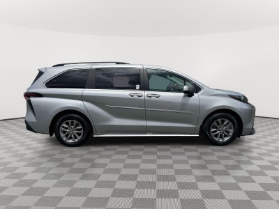 2025 Toyota Sienna XLE