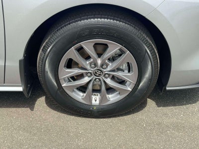 2025 Toyota Sienna XLE