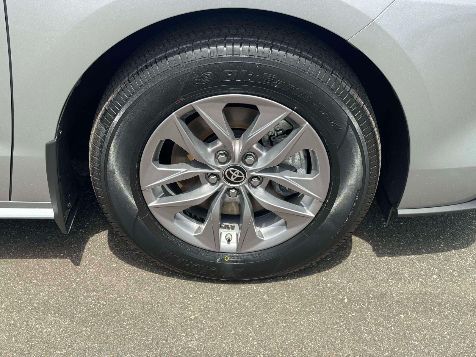2025 Toyota Sienna XLE