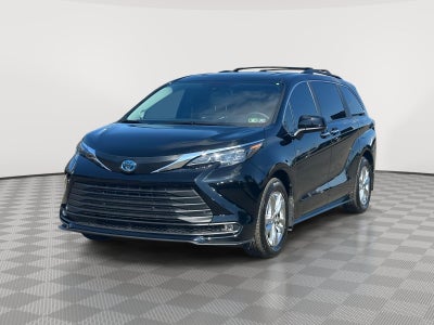 2025 Toyota Sienna XLE