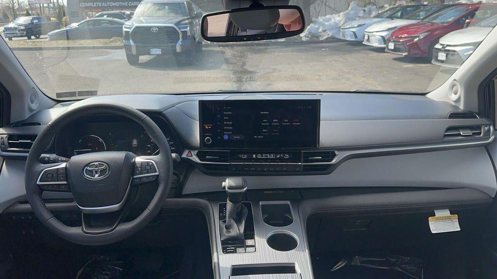 2025 Toyota Sienna XLE