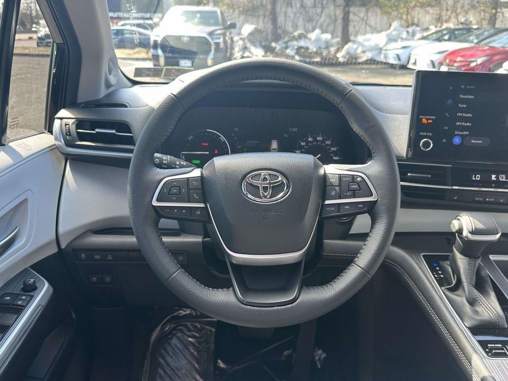 2025 Toyota Sienna XLE
