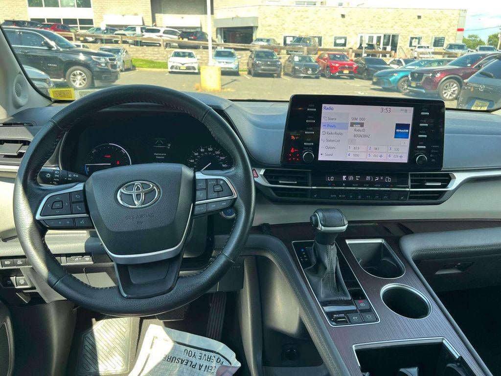 2024 Toyota Sienna XLE