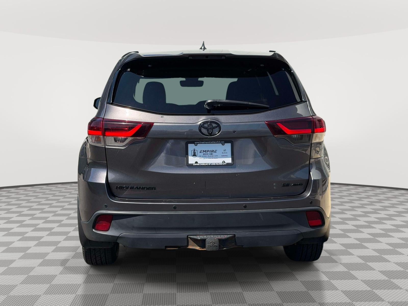 2019 Toyota Highlander SE
