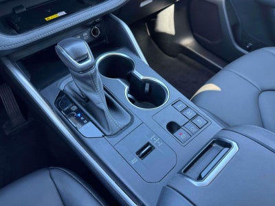 2023 Toyota Highlander Hybrid XLE
