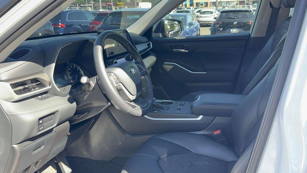 2024 Toyota Highlander Hybrid XLE Nightshade
